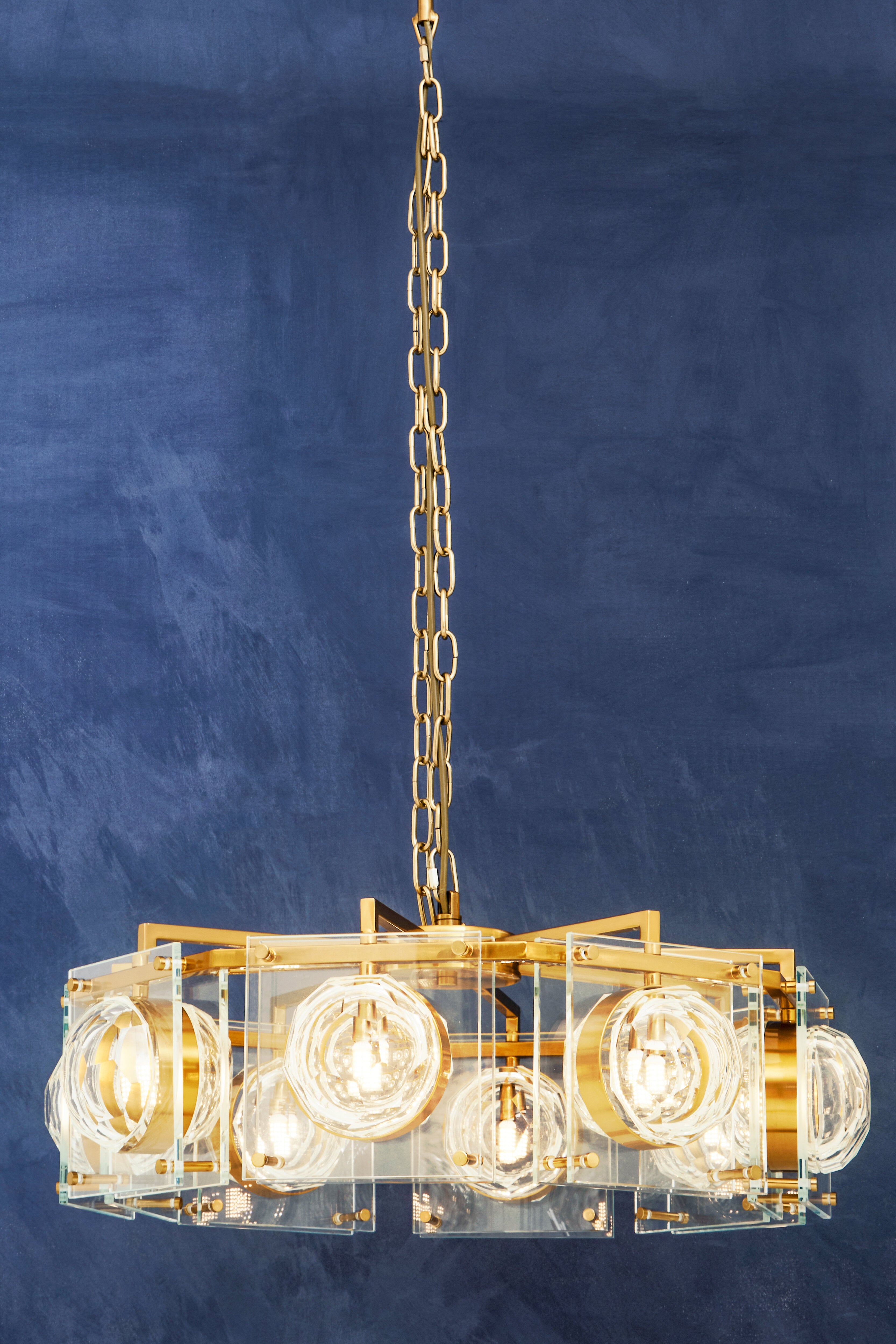 Candace Townhouse 8 Bulb Pendant Light